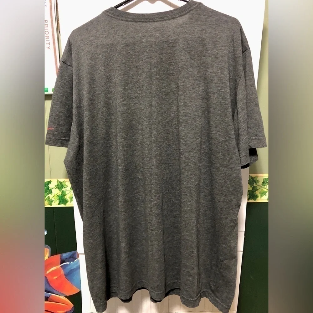 ☔️Nike Gray Dri Fit Lebron James T-shirt